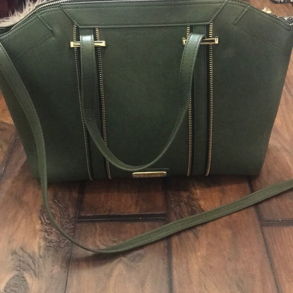 Steve Madden Handbags - Steve Madden ✨cute & spacious green purse